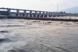 गंडक का रौद्र रूप: ऐतिहासिक रिकॉर्ड तोड़ 22 सेंटीमीटर ऊपर बहाव, अगले 48 घंटे भारी
