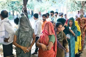 गांवों की सरकार चुनने उमड़े मतदाता, 160 बूथों पर मतदान 