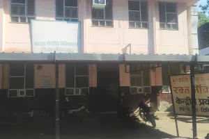 पर्चे पर 'अर्जेंट' : समय पर पहुंची महिला का नहीं लिया ब्लड सैंपल, सेंट्रल लैब में 3 बजने से पहले ही काम बंद कर जाने की तैयारी में बैठा रहा स्टाफ