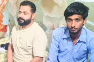 एसीबी की कार्रवाई, वरिष्ठ चिकित्सा अधिकारी और दलाल 35 हजार की रिश्वत लेते रंगे हाथों गिरफ्तार