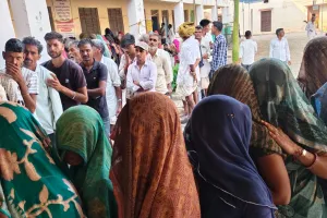 झालावाड़ जिले में सुबह 10 बजे तक मतदान: मनोहरथाना में 14.91%, अकलेरा में 7.71% और डग में 14.85 प्रतिशत वोटिंग