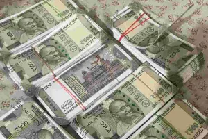 नकली नोटों के खिलाफ सीएसटी की बड़ी कार्रवाई, 3 लाख 45 हजार रुपये की नकली भारतीय मुद्रा बरामद 