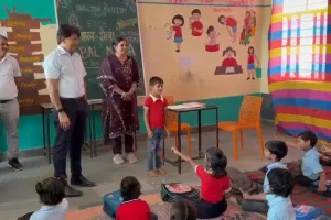 एसीएस राजेश यादव के औचक निरीक्षण से स्कूल में मचा हड़कंप, बच्चों से किताबें पढ़वाकर परखी शैक्षणिक गुणवत्ता