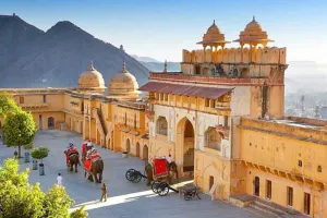 विदेशी महिला पर्यटक के साथ होमगार्ड ने की छेड़छाड़, ऐतिहासिक स्मारकों पर पर्यटकों की सुरक्षा व्यवस्था पर उठे सवाल