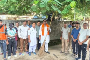 जयपुर आदर्श नगर के वार्ड 121 में चला स्वच्छता अभियान, पार्षद नीरज अग्रवाल के नेतृत्व में लोगों को किया जागरूक
