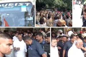 CEC के खिलाफ राहुल, प्रियंका और खड़गे के नेतृत्व में विपक्ष का सुप्रीम कोर्ट तक मार्च, पुलिस ने रोका; आकाशवाणी की ओर बढ़े नेता