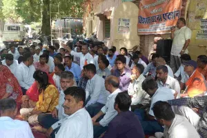 तबादले से प्रमोशन तक… बिजली कर्मचारियों ने खोला मांगों को लेकर मोर्चा