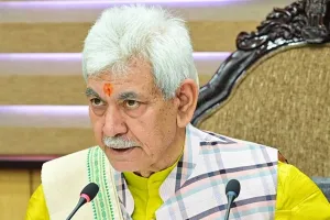 फारूक के बयान पर मनोज सिन्हा का पलटवार, बोले- कुछ लोग फिर कश्मीर को आग में झोंकना चाहते हैं