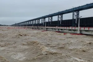 बिहार में गंडक, गंगा, कोसी और बूढ़ी गंडक उफनीं, कई जगह खतरे के निशान से ऊपर, बाढ़ का खतरा बरकरार