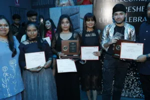 नव उमंग- नई तरंग के साथ फ्रेशर्स पार्टी ‘सिनर्जी’ का आयोजन, छात्राओं ने किया कैटवॉक