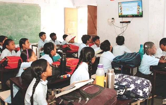 नवाचार और डिजिटलाइजेशन से बदलता राजस्थान का शिक्षा परिदृश्य - Dainik  Navajyoti Rising Rajasthan