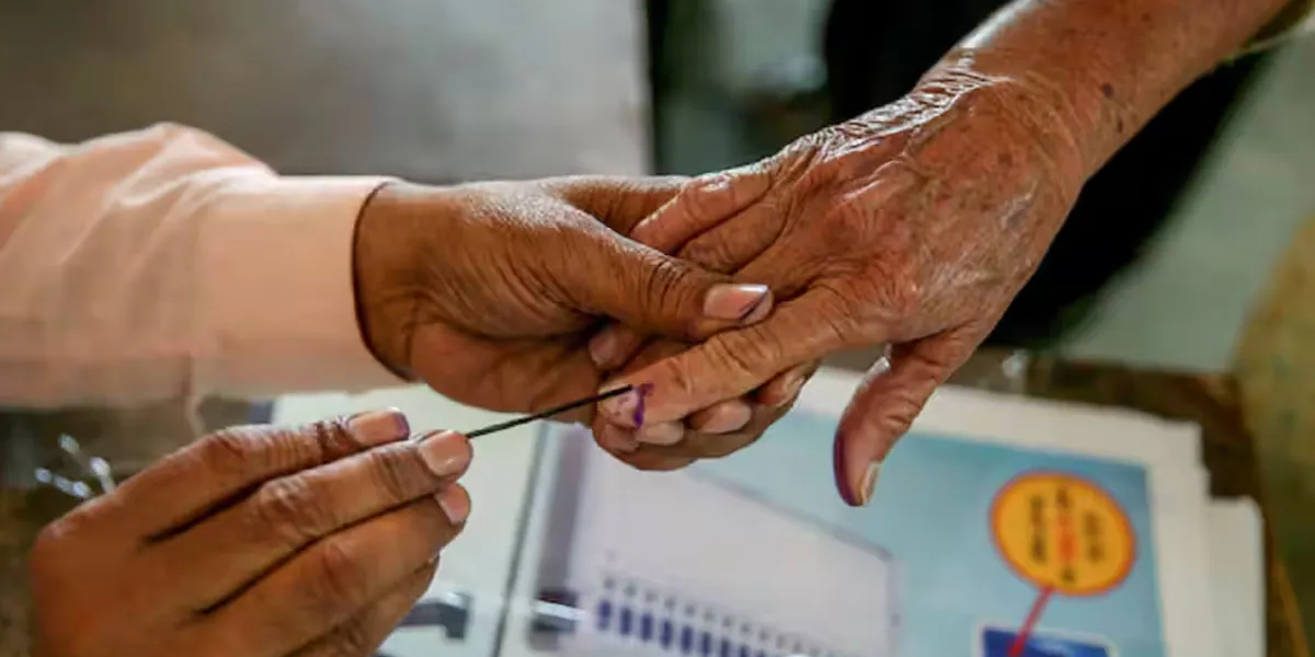 https://dainiknavajyoti.com/media/2025-12/maharashtra-by-election-2025.png