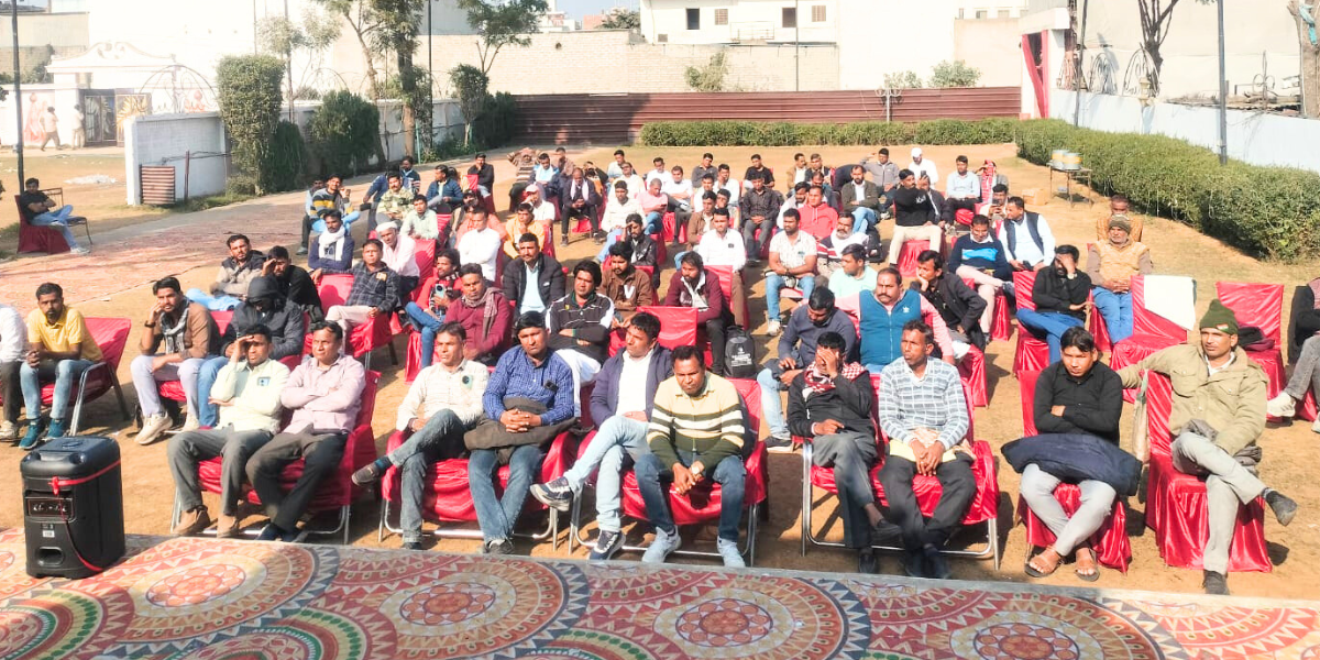 104 जननी एक्सप्रेस एंबुलेंस सेवा बंद, 1200 कर्मचारी आज वेतन भुगतान व सेवा  बहाली को लेकर जयपुर में करेंगे बैठक - Dainik Navajyoti Rising Rajasthan