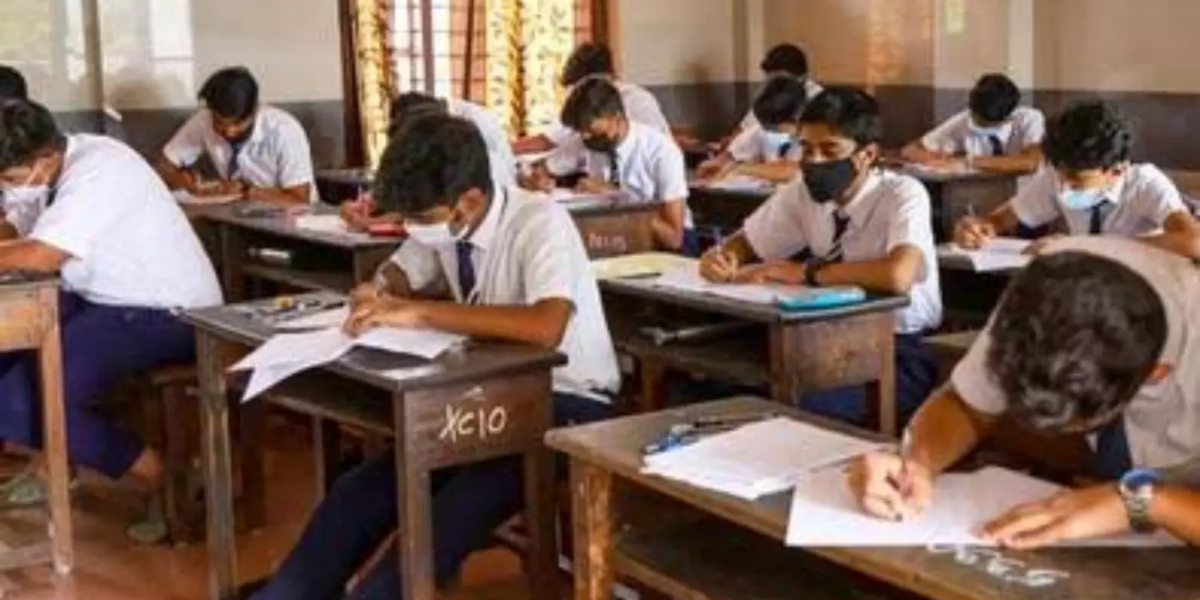 नकल रहित परीक्षा के लिए मध्य प्रदेश कलेक्टर ने दिए सख्त निर्देश, सुरक्षा के कड़े इंतजाम, जल्द शुरू होगी 12वीं कक्षा की प​रीक्षाएं