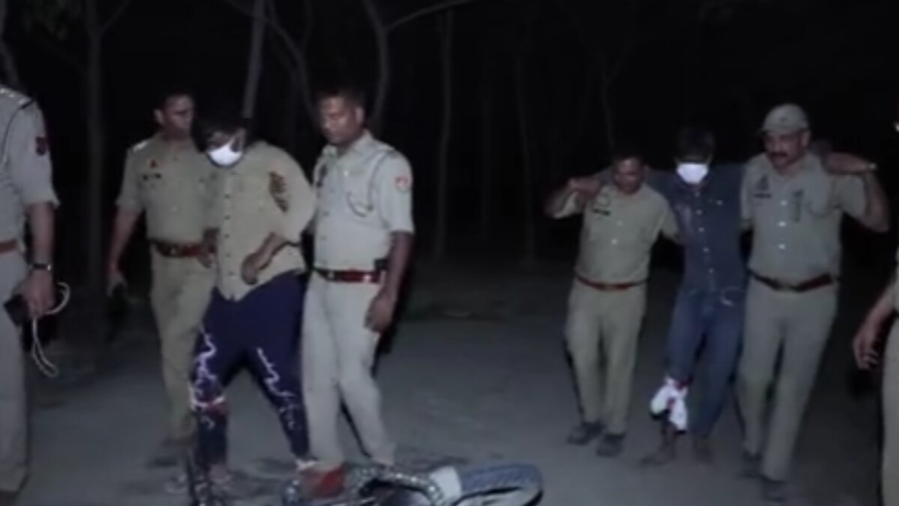 ग्रेटर नोएडा पुलिस और बदमाशों के बीच मुठभेड़: 2 बदमाश घायल, 2 अन्य गिरफ्तार