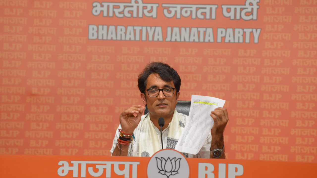 BJP का केजरीवाल पर बड़ा हमला: आप की भष्ट्र सरकार ने पंजाब को कर्ज में डुबोया, प्रत्येक नागरिक पर 1.23 लाख रुपये का कर्ज का दावा