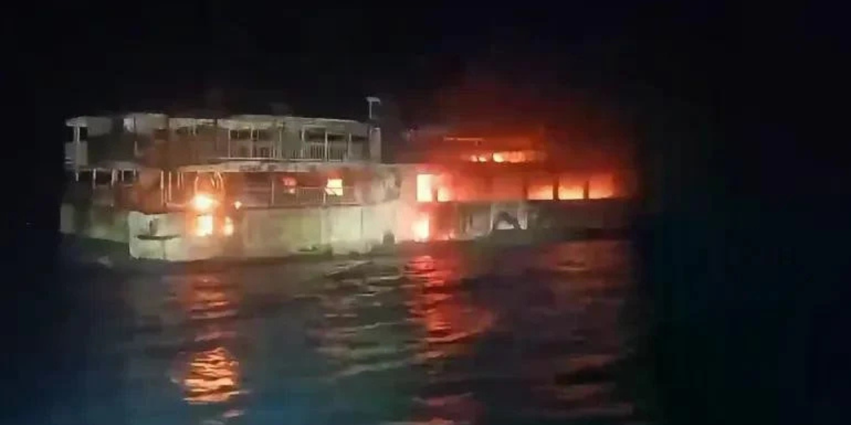 फिलीपींस में दर्दनाक हादसा: नौका में आग लगने से 5 लोगों की मौत, 87 लापता; बचाव और राहत कार्य जारी