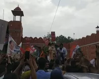 जयपुर: महंगाई के खिलाफ कांग्रेस का प्रदर्शन, ऊंट गाड़ी पर बैठे महेश जोशी बोले- आम आदमी का जीवन हुआ मुश्किल
