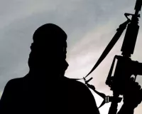 जम्मू-कश्मीर में लश्कर का आतंकवादी गिरफ्तार, हथियारों का जखीरा बरामद
