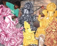पीओपी मूर्तियों पर प्रतिबंध ने छीना मूर्तिकारों का रोजगार 