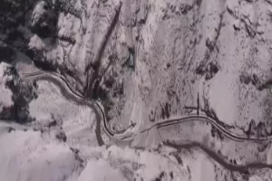 उत्तराखंड के चमोली में फिर टूटा ग्लेशियर, 8 की मौत, 6 गंभीर, 384 लोगों को निकाला सुरक्षित
