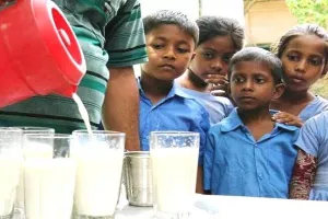अब सरकारी स्कूलों में बच्चों को मिलेगा डिब्बे वाला दूध