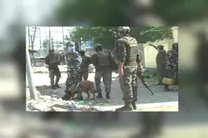 कश्मीर में विस्फोटक उपकरण बरामद करने के बाद किया निष्क्रिय