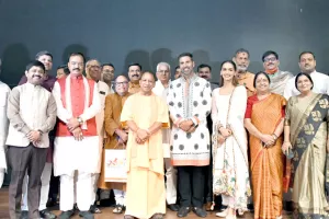 UP-MP में टैक्स फ्री अक्षय कुमार की 'सम्राट पृथ्वीराज,' CM योगी कैबिनेट के लिए फिल्म की स्पेशल स्क्रीनिंग 