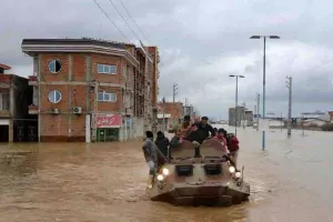 ईरान में बाढ़ से 11 लोगों की मौत