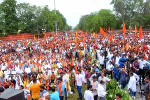 उदयपुर कन्हैयालाल हत्याकांड का विरोध: स्टेच्यु सर्किल पर गूंजा हनुमान चालीसा, भगवा झंडो के साथ उमड़ा जनसैलाब