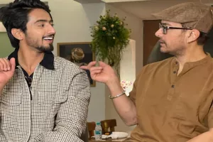 आमिर खान ने 'अंदाज अपना अपना' के फेमस सीन को किया रिक्रिएट