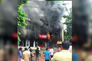 तेलंगाना में आग लगने से 8 पर्यटकों की मौत