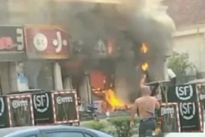 चीन: आग की चपेट में आकर 17 लोगों की मौत