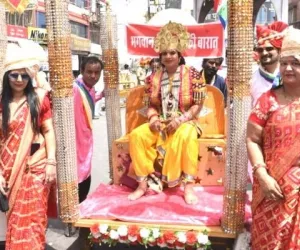 भगवान महावीर जन्मकल्याणक पर निकली भव्य शोभायात्रा